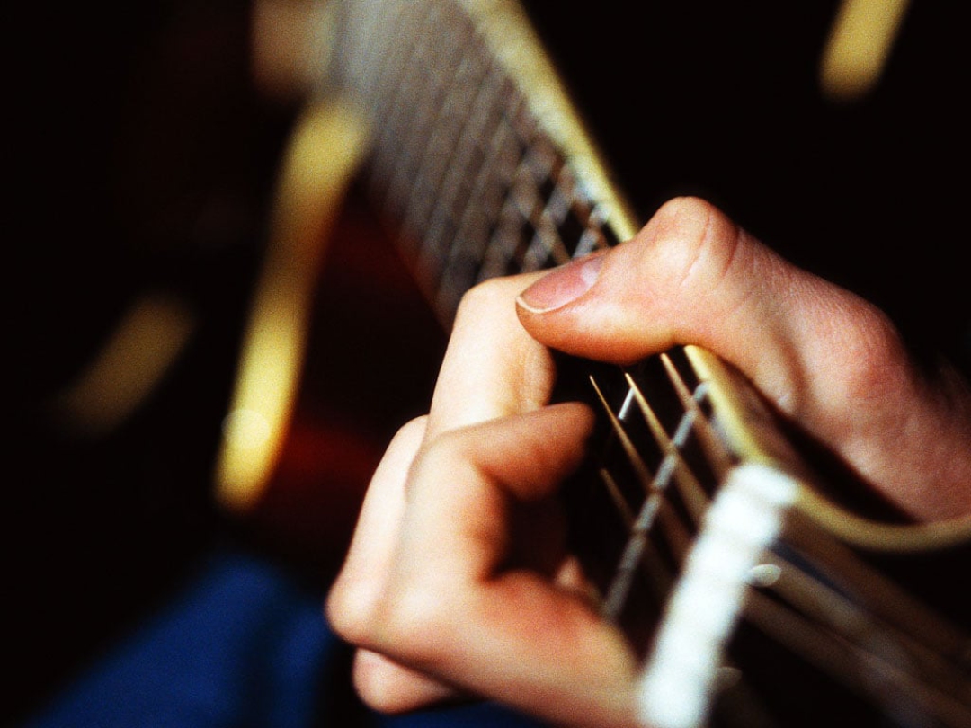 5-backing-tracks-that-are-perfect-for-guitar-beginners-jamzone